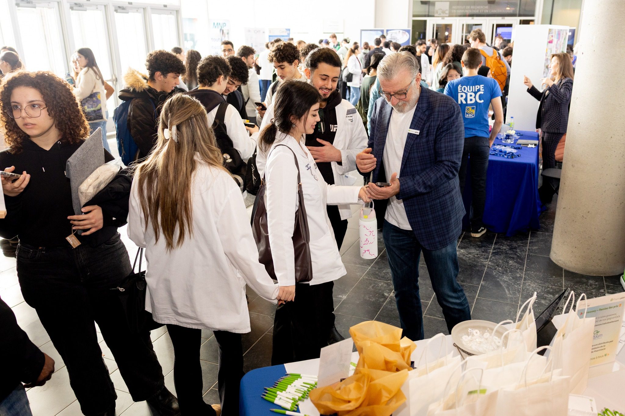 18- 𝗝𝗼𝘂𝗿𝗻𝗲́𝗲 𝗰𝗮𝗿𝗿𝗶𝗲̀𝗿𝗲 𝗱𝗲 𝗹’𝗔𝗘́𝗣𝗨𝗠